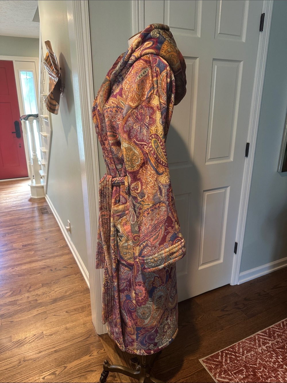 Like new! Johnny Was Long Cozy plush robe-  Sz L/XL Hooded Paisley Pockets Belt - Picture 4 of 10